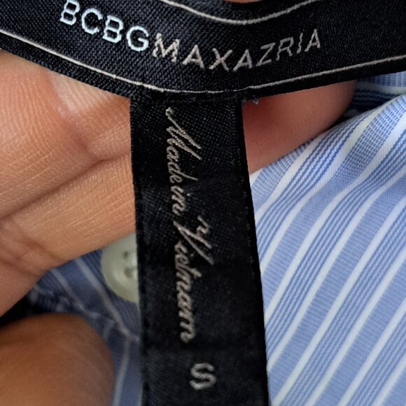 💚BCBG MaxAzria – Modern Blue Striped High-Low Button Front Blouse – Size Small - Picture 6 of 13